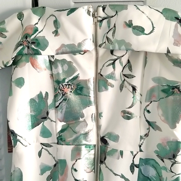 Off shoulder dress - Picture 3 of 4